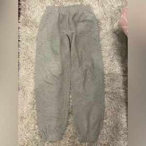 Brandy Melville John Galt all gray sweatpants. One size but fit like a M!